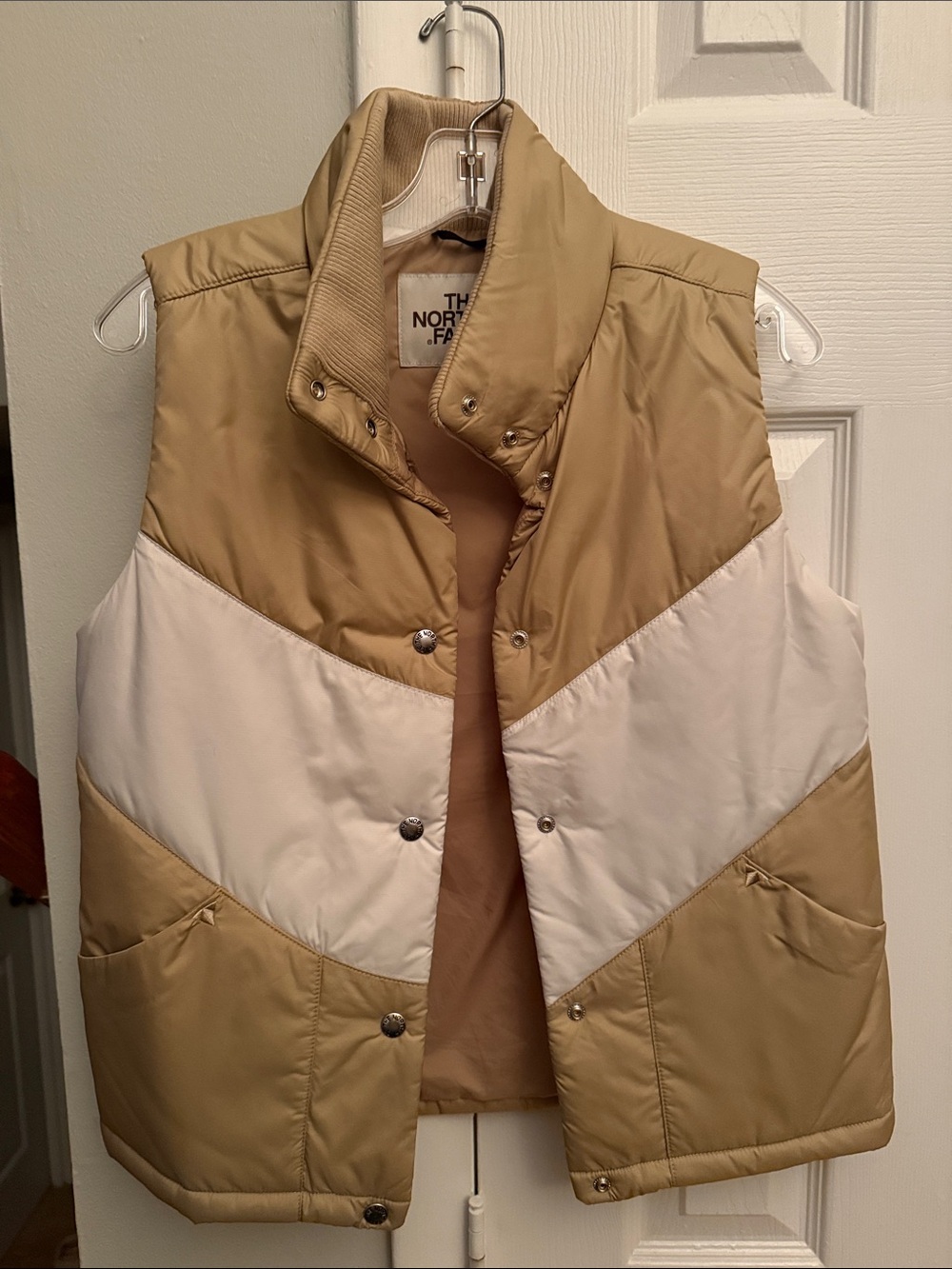 The North Face Women's Tan & White Colorblock Puffer Vest
